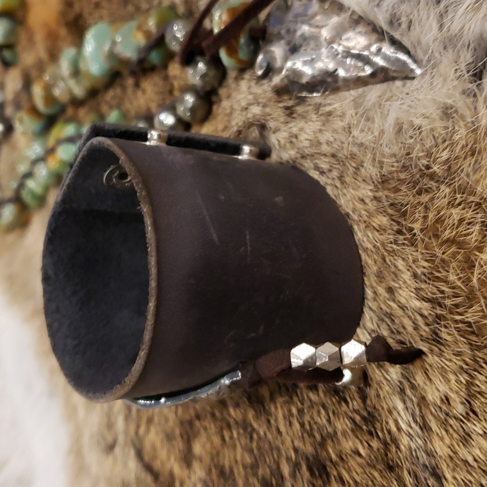 Leather Arrowhead Bracelet 😍 - Picture 4 of 8